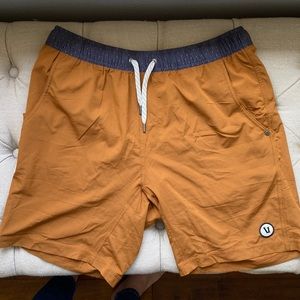 Vuori Baggy Men’s Shorts size L